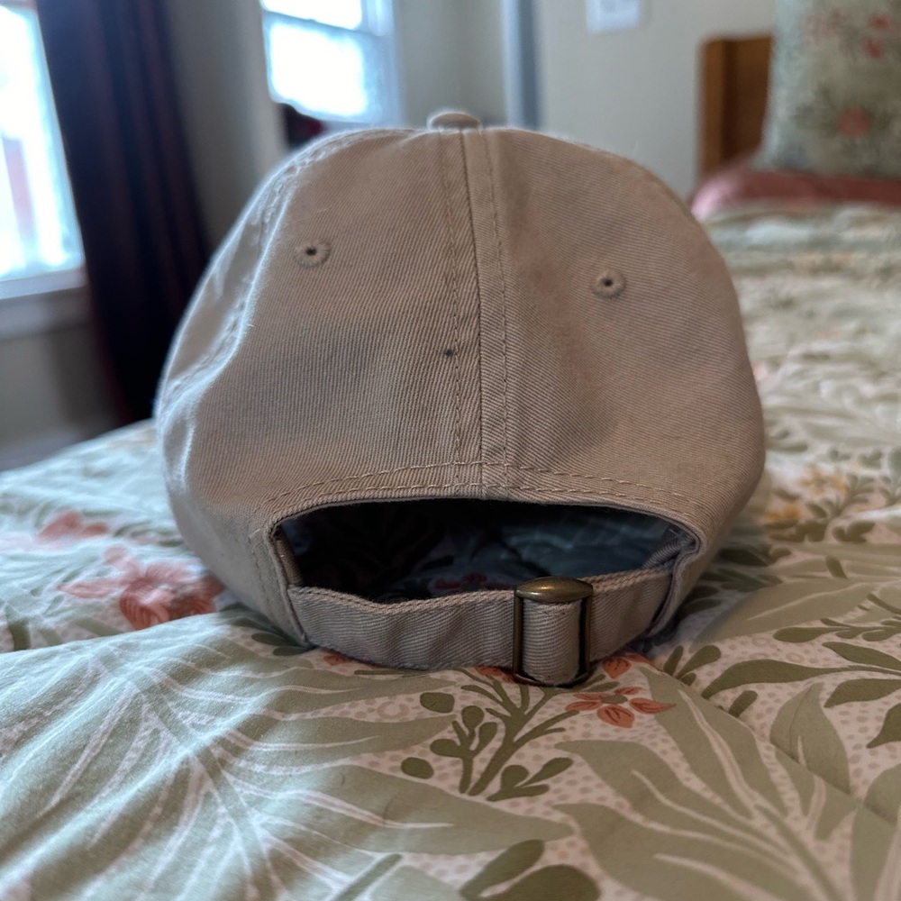 Beige cap - Picture 3 of 3